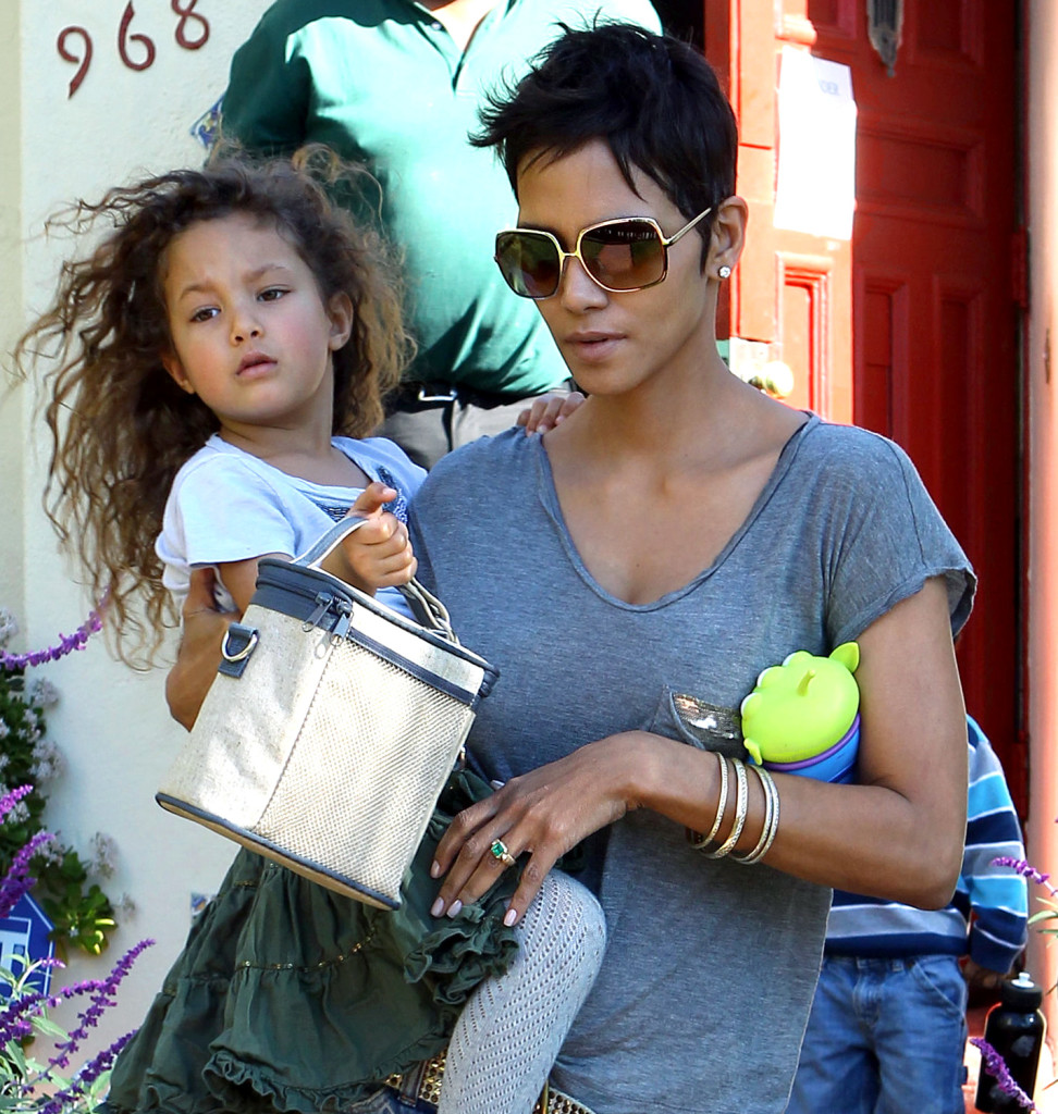 Halle-Berry-and-daughter-Nahla